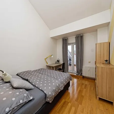 Na Kozacce 6 * Prague
